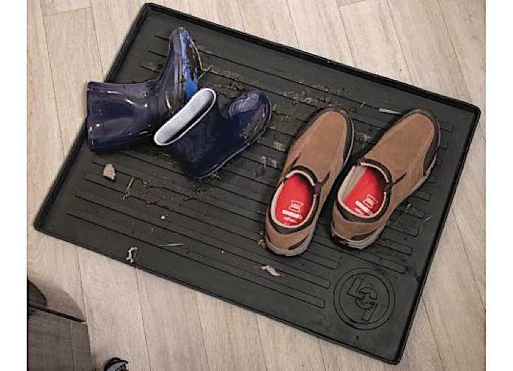 Solid Step All-Weather Floor Tray for Lippert (28-1/4” x 20”)