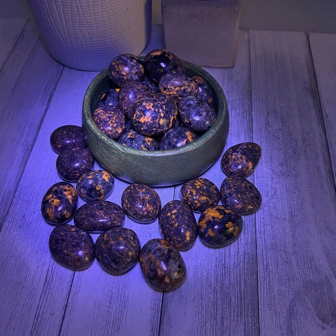 10Pcs Natural Yooperlite UV Fluorescent Glowing Fire Rocks