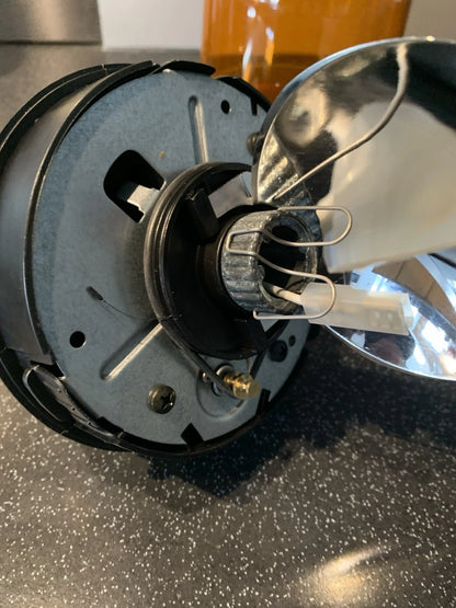 Dual Voltage Halogen Rotating Beacon Pole Fitting for RCV9940
