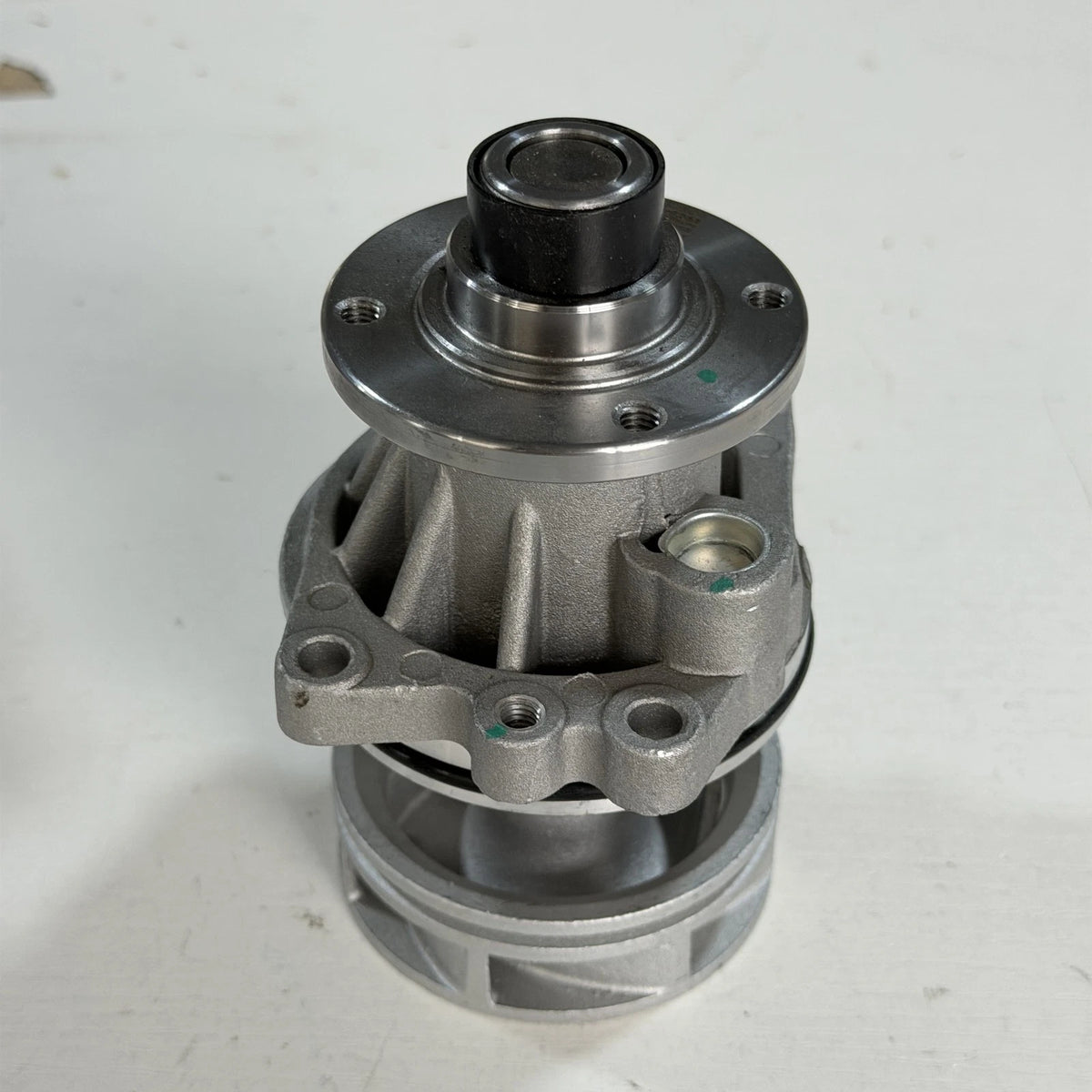 Water Pump for BMW X5 E34 E36 E39 E46 E53 E83 E85 (11511722536, 11517527799, 11517527910)