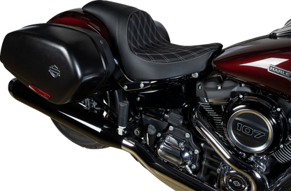 Double Diamond Predator Seat for Harley-Davidson (2014–2023) - Silver Stitching