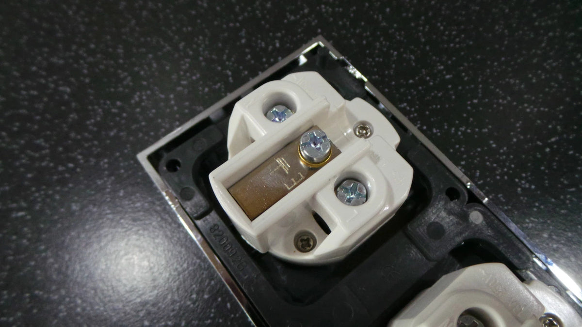 2X 240V 3-Pin Socket with Chrome Facia for Motorhome Caravan Boat