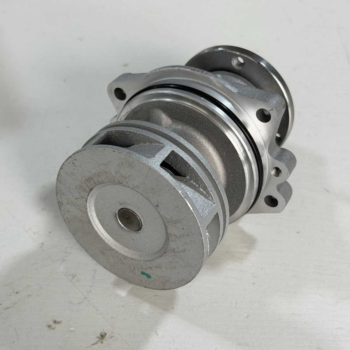 Water Pump for BMW X5 E34 E36 E39 E46 E53 E83 E85 (11511722536, 11517527799, 11517527910)